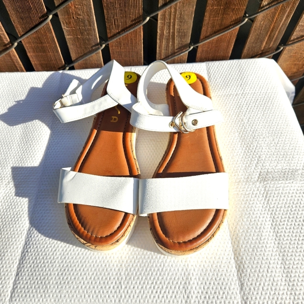 New Unisa Sandals Women's Size 9 - Picture 2 of 16